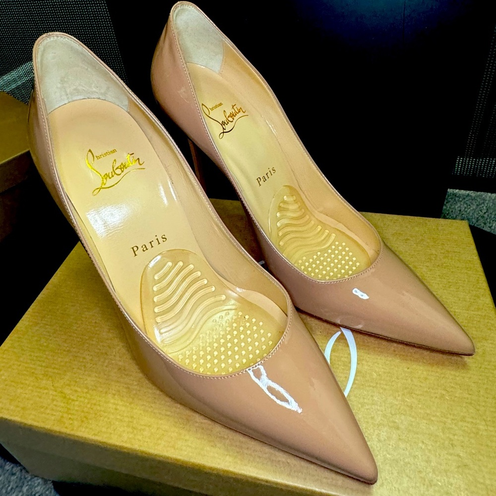 Christian Louboutin Decollete. Like new. Worn once